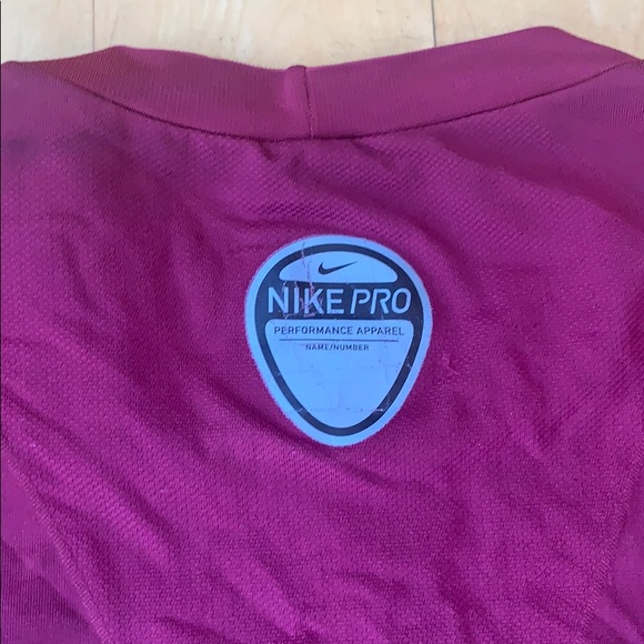 NIKE Dri-Fit Sleeveless Shirt - Picture 5 of 7